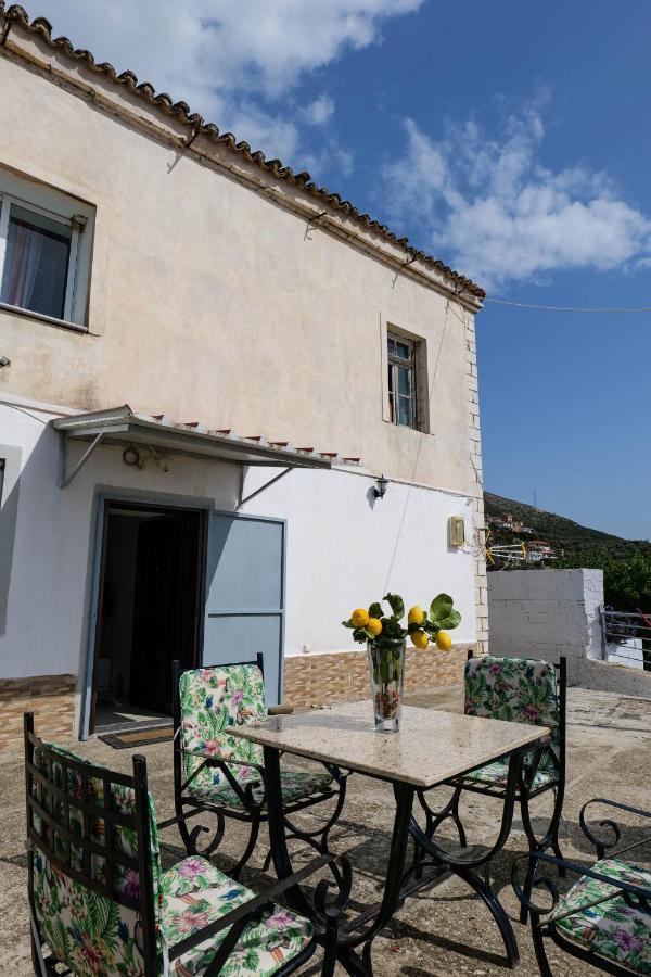 Duka'S House Hotel Lukove Exterior photo